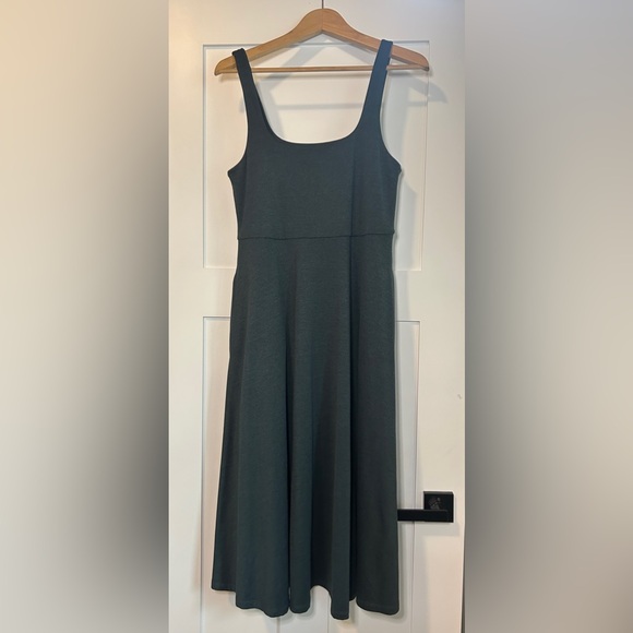 Quince Dresses & Skirts - Quince Tencel Jersey Fit and Flare Dress.